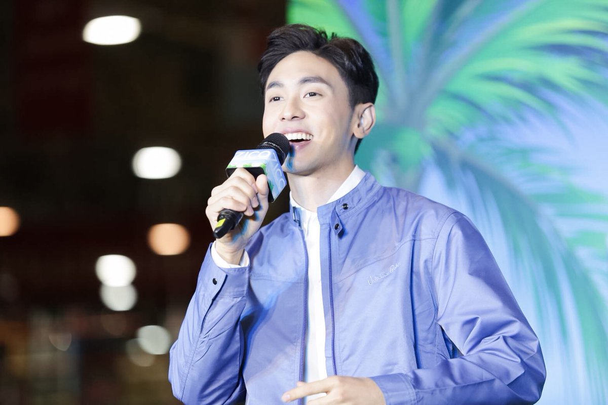 NatthewClub's tweet image. [Preview Pics] @nat_thew งานเปิดตัว ZICO น้ำมะพร้าวธรรมชาติ100% @ แม็คโคร สาทร วันนี้ค่พ #ZICOThailand #100%coconutwater #NOWatMAKRO
