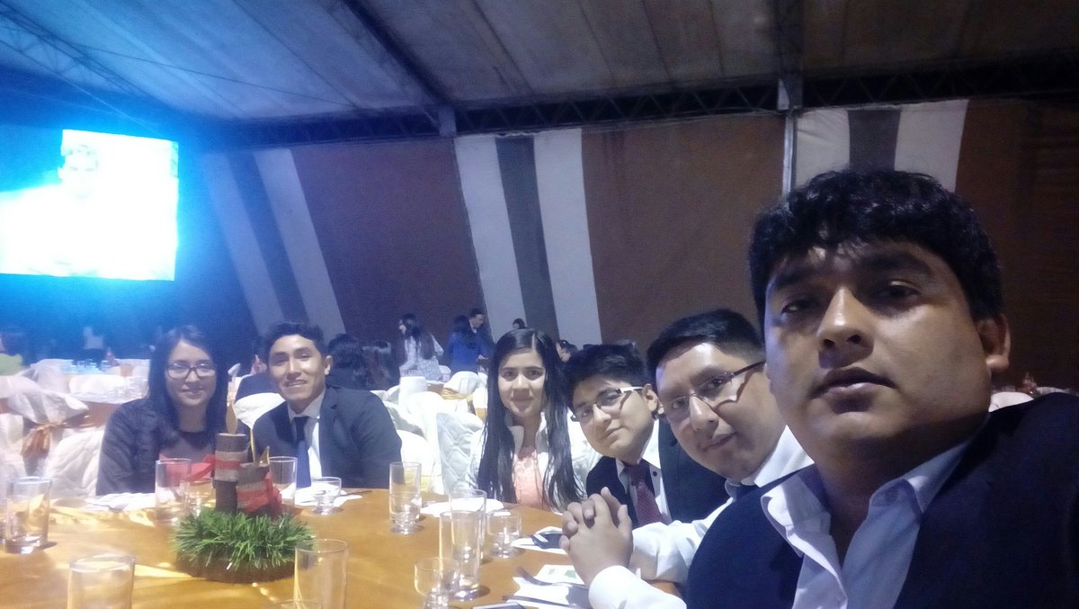 lamanonegra6's tweet image. La familia Digeti presente