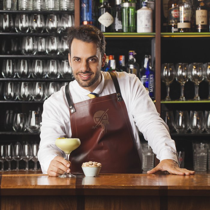 When you want to enjoy a drink without overdoing it, this lower-alcohol "Healthy Mornings" cocktail with <a href="/TanquerayUSA/">Tanqueray U.S.</a> gin is just right. Shout out to <a href="/AngelArrunada/">Angel Arruñada</a> for giving us his recipe: ow.ly/xl8u30h3Qu3 #holiday #craftcocktails