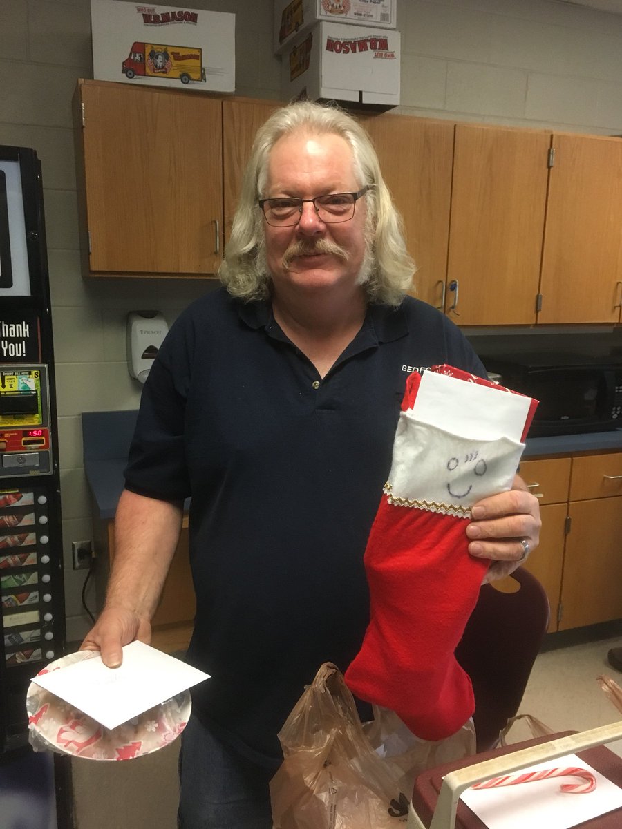 kerri_nh's tweet photo. Big shoutout, message from our kiddos & some gifts for our custodian Mark aka Santa Claus. We fill our #SheilLunnin advisory stockings but Mark also brings them candy & goodies too. #thankyou #MerryChristmas #tech222 #tistheseason 🎅🏼🎄 https://t.co/PEjkxzRtOw