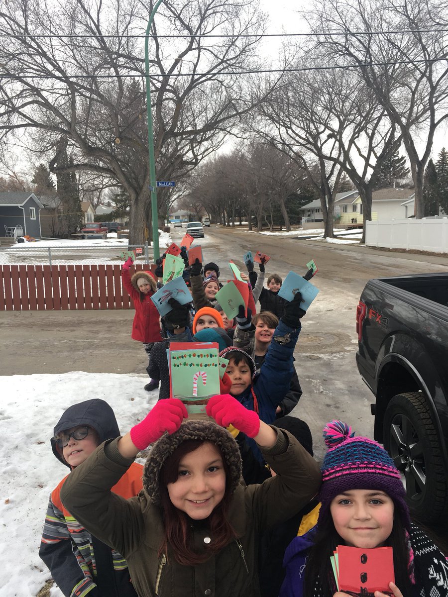 ashlynschutte's tweet photo. These wonderful Grade 3’s braved the cold weather today for a good cause! Delivering hand-made Christmas cards to our community!!! #givingseason #community #learningtogether #merrychristmas #happyholidays @ElsieMironuck @RegPublicSchool https://t.co/tAOTgSB1Xd