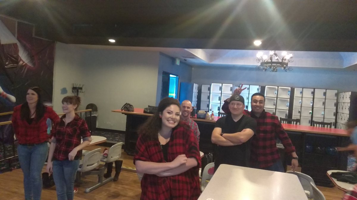 JessiChilton's tweet photo. Forgot to post these from our team build.  #worksomewhereyoulove #teambuild #2260 #teamTarget @J_Gallard0 @Danielle_TGT @IsmaelM1frm9 @CranmerAlbert @TabbethaA @Jamievicario @chinitacinco https://t.co/Kvrn0yod7Z