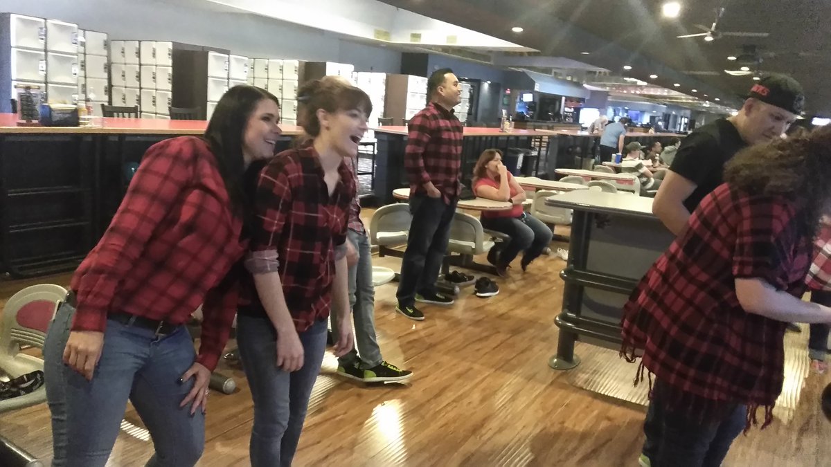 JessiChilton's tweet photo. Forgot to post these from our team build.  #worksomewhereyoulove #teambuild #2260 #teamTarget @J_Gallard0 @Danielle_TGT @IsmaelM1frm9 @CranmerAlbert @TabbethaA @Jamievicario @chinitacinco https://t.co/Kvrn0yod7Z