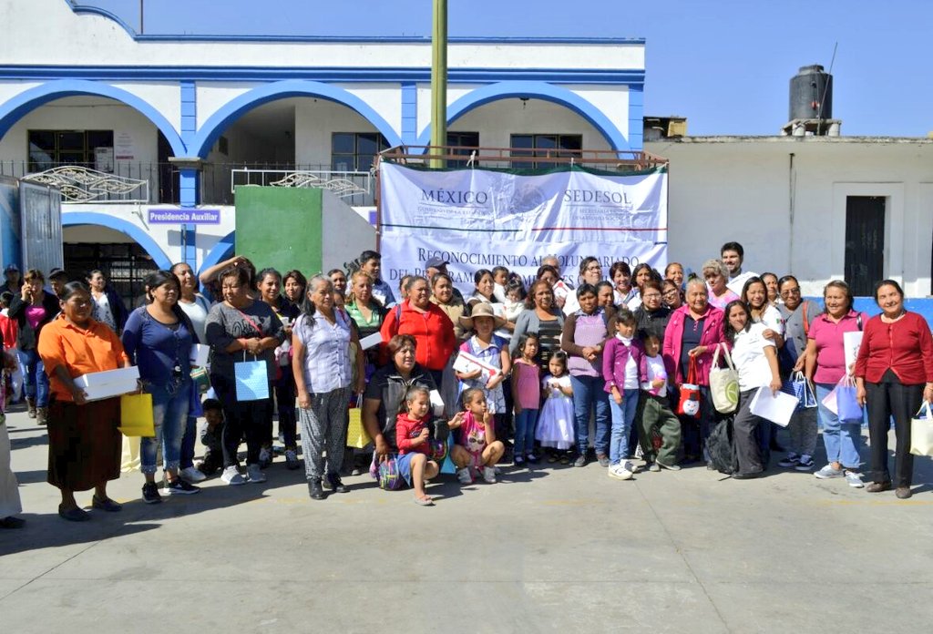 Vega_Rayet's tweet photo. #GraciasVoluntarios Porque sin su labor en los #ComedoresComunitarios de @SEDESOL_mx no podríamos garantizar la alimentación a más de 10 mil poblanos #TeInvitoAComer https://t.co/qD5NcgHw7R