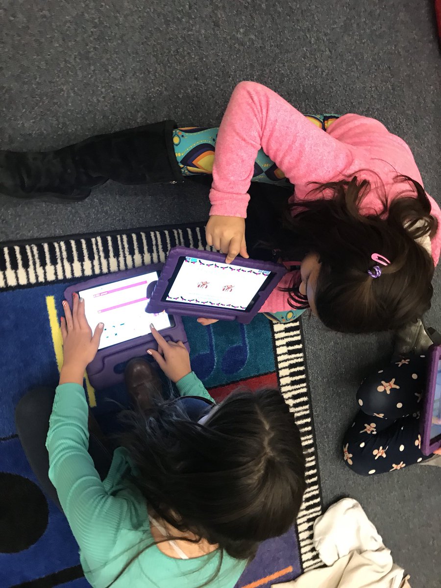 mrdulberger's tweet photo. Christmas came early for #5thGradeU ! We received a visit from @hopscotch ‘s one and only @liza_conrad ! She coded holiday cards with us for an annual @emmakdoub Music integration lesson! @ckbrat1968 @wcpsmd #kidscancode #ADEchat #ipaded @codeorg https://t.co/JIxRncNS9e