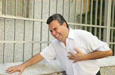 -Y mi regalo de navidad?
-Ya estas grande para un regalo de navidad