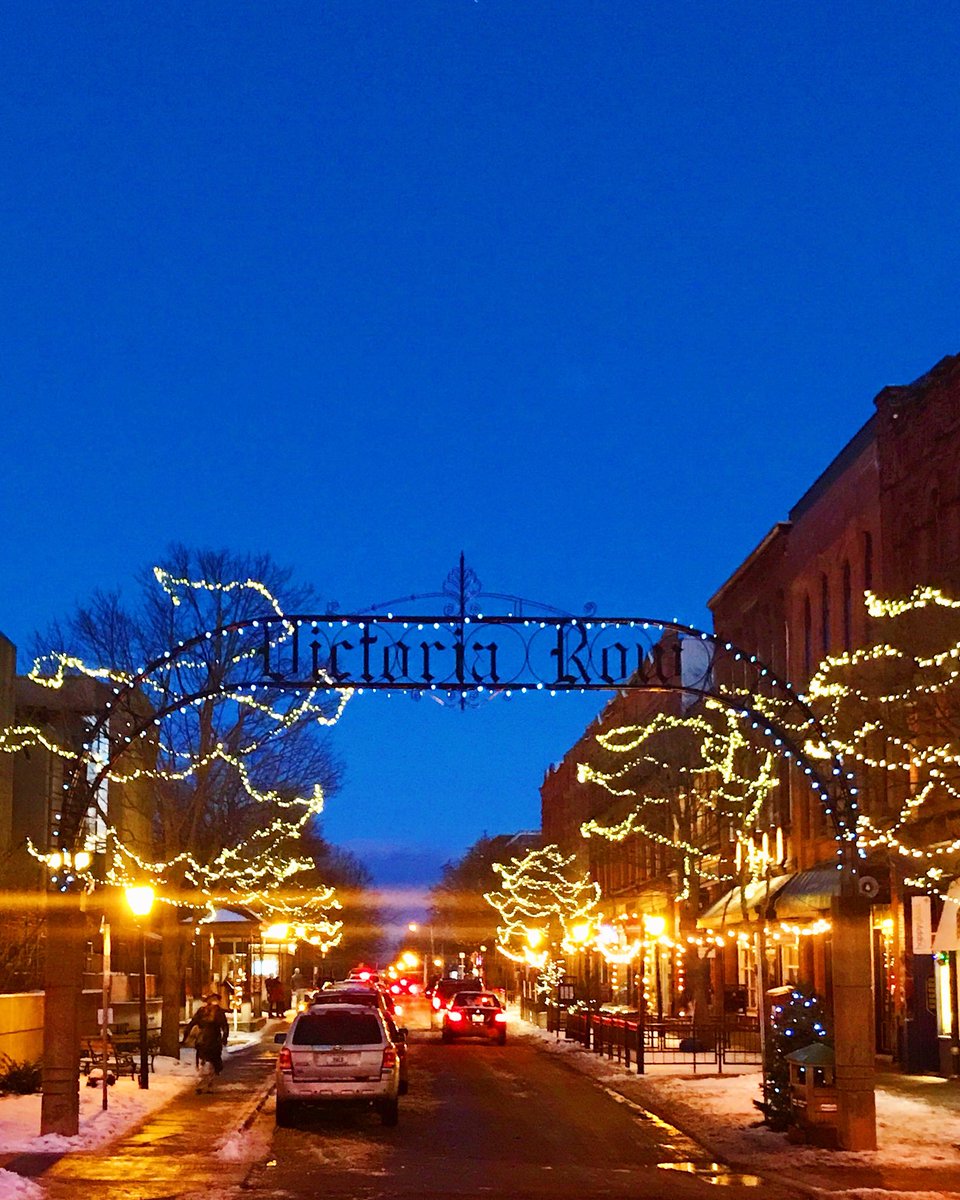 Charlottetown doing a 👌🏼 job getting everyone in the spirit! 🤩🎄✨ #discovercharlottetown #PEI