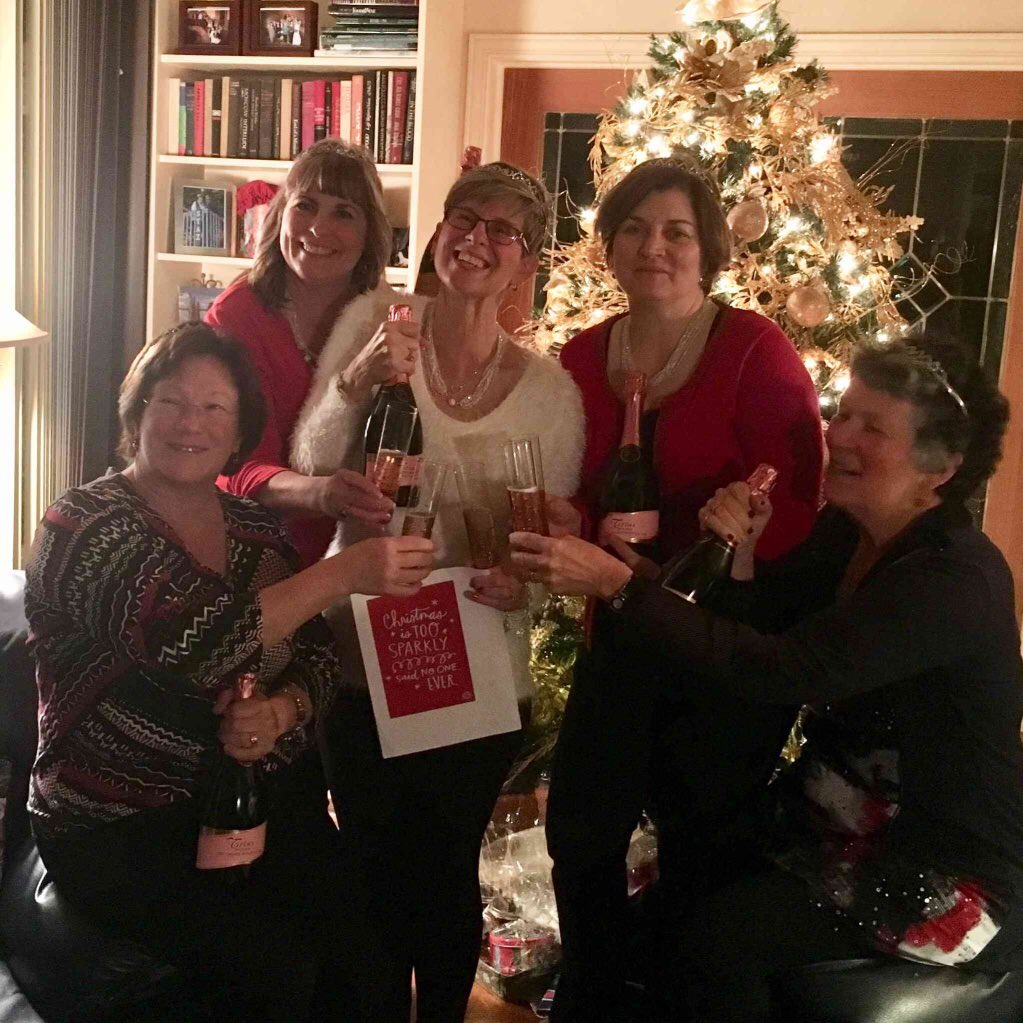 npurcer's tweet photo. #1 Mom with her golf girls  #triussparkle https://t.co/rNL8orIuAl
