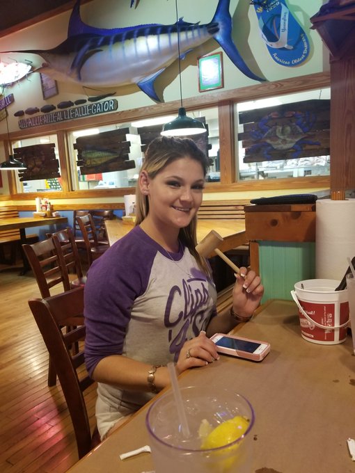 @HopeHarperXXX ABOUT TO FYCK SHIT UP!!! #CRAB!!! https://t.co/4lTW670I1C