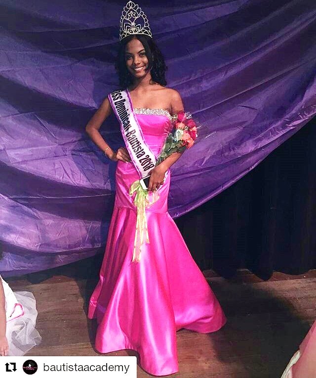 adonisblanco123's tweet photo. #Repost @bautistaacademy
・・・
Nuestra Miss Bautista 2018, @miilapm.1 
#bautistaacademy #certamen #casadeteatro #zonacolonial #reina https://t.co/GL57NlLiO0