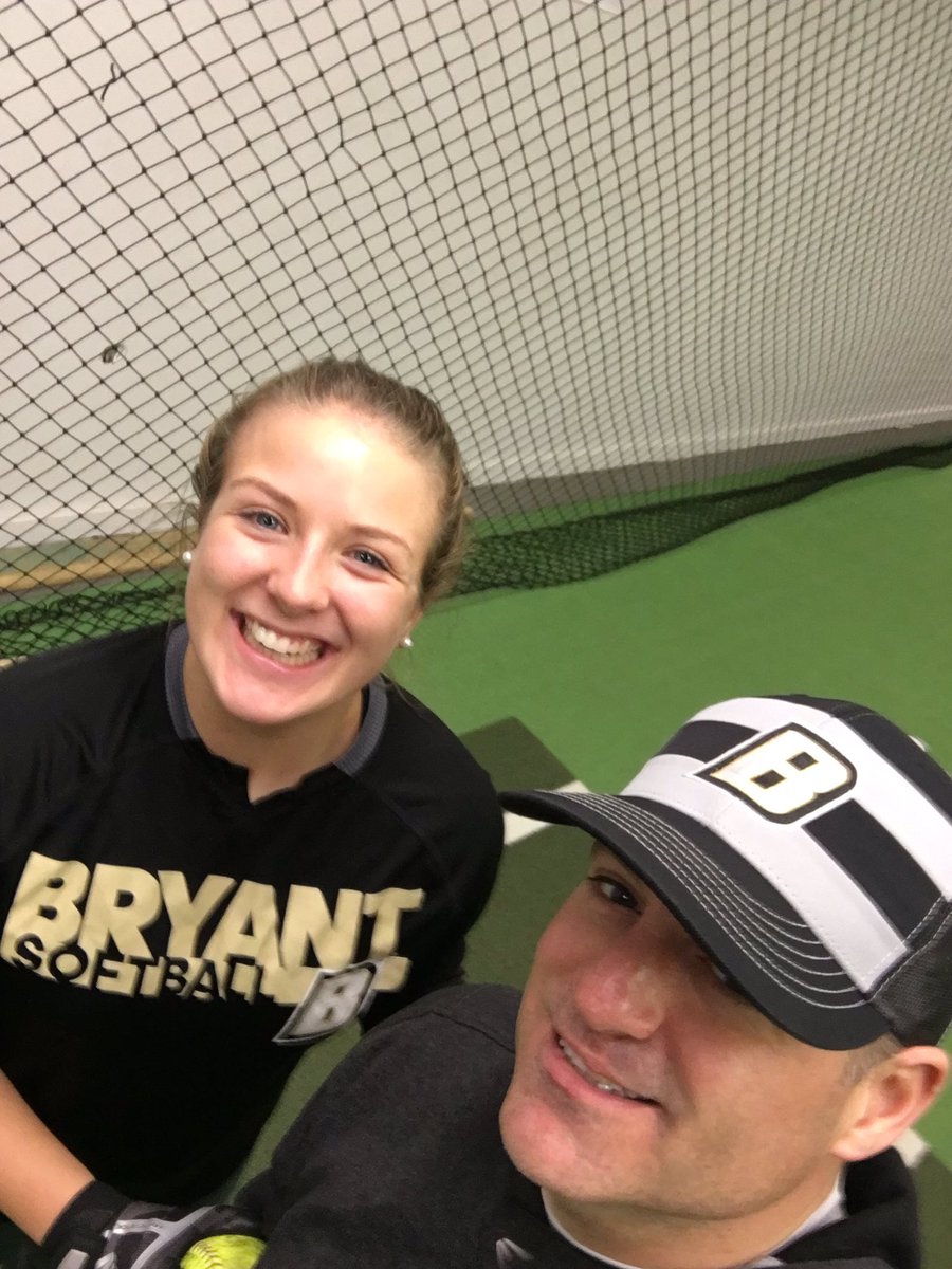 scottbilodeau4's tweet image. No better feelin than tossing BP to your kid on her first day of Christmas Break!  #LML #RollDawgs #FirstDayHome #NEEST