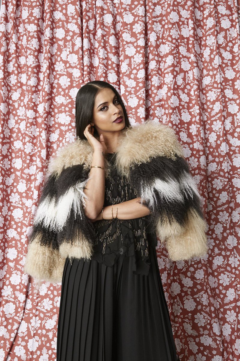 darlingmag's tweet photo. "Promote what you love; don’t bash what you hate—that’s one I believe in a lot." -@IISuperwomanII // https://t.co/hXH54bHiG7 #DarlingIssue17 https://t.co/AxXppZwXNO