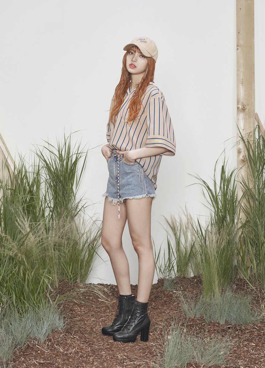 BLACKPINKCNTRAL's tweet photo. LISA for NONAGON SS 2018 
'SUMMER ISN’T OVER YET'

#LISA #리사 #BLACKPINK #블랙핑크 https://t.co/Esq46Z2frY