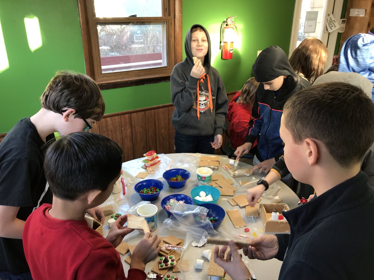 YMCARobN's tweet photo. Great afternoon of gingerbread house making with the #ELMS crew. Their faces lit up when they heard what we’d be doing.
Looking forward to tomorrow’s adventure around Wallingford! #HalfDayFun https://t.co/g7U4kUJdq9