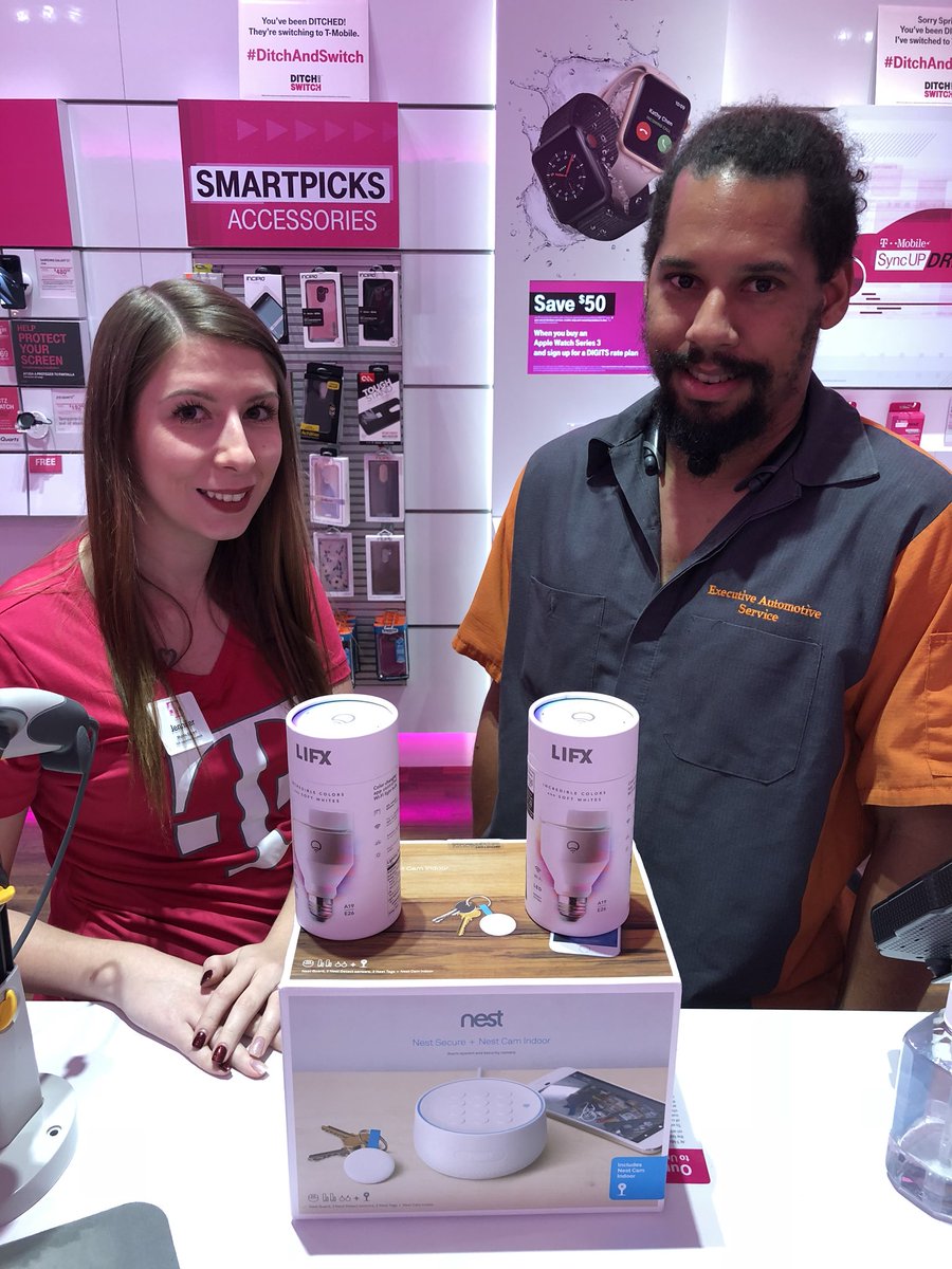 Mil0812's tweet photo. 🤘Jen at #TeamPaddock helping one of our @TMobileBusiness  how @nest and @LIFX are a match made in heaven! @TMo_CBow @cjgreentx @bnash001 🏡💡 #NFL #SJAX 🏹 https://t.co/JnsINcjcux