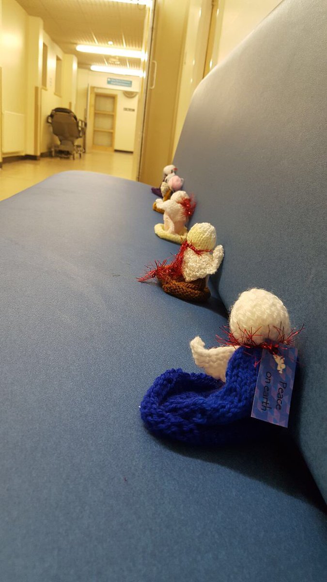 SunderlandSamba's tweet photo. Samba Angels.
Yesterday night, Samba went to a hospital to give out knitted Christmas Angels for people to find it and pick it up ❤️❤️ https://t.co/9n7BGOaMQF