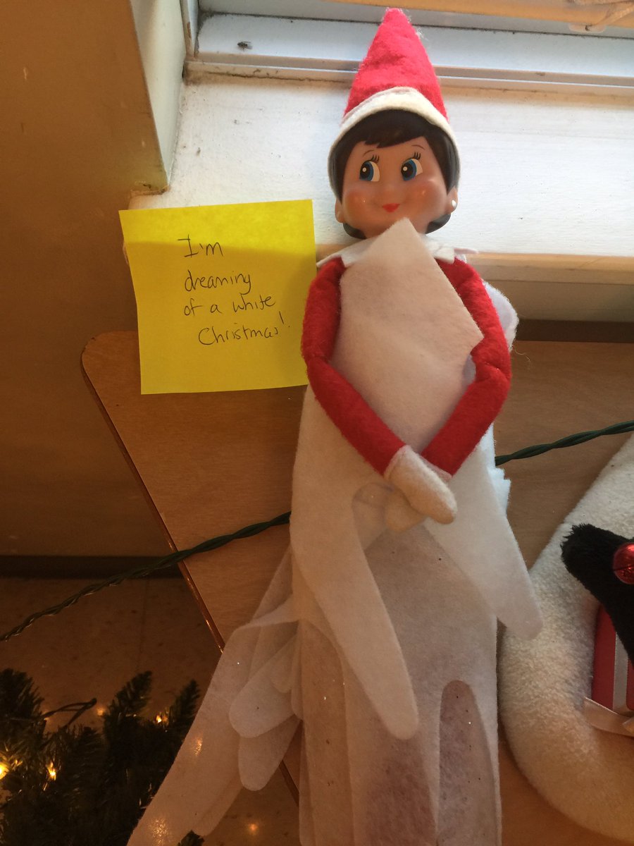 MrsJamesFamily's tweet photo. Christmas carol time with #ourelfLuna #elfontheshelf https://t.co/MAGwiK6Y0l