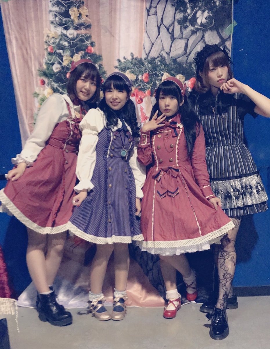 有坂愛海 Auf Twitter 昨日の出演者女の子達で Angelic Prettyブリティッシュカレッジ三つ子 さったんはputumayoゴス風コーデ ヘッドドレス大好き 冬っぽくて素敵にスタイリング出来たかな 着てくれて本当にありがとう ファンの方 ご本人が喜んで下さってるの 有坂愛海 Auf Twitter 昨日の出演者女の子達で Angelic Prettyブリティッシュカレッジ三つ子 さったんはputumayoゴス風コーデ ヘッドドレス大好き 冬っぽくて素敵にスタイリング出来たかな 着てくれて本当にありがとう ファンの方 ご本人が喜んで下さってるの