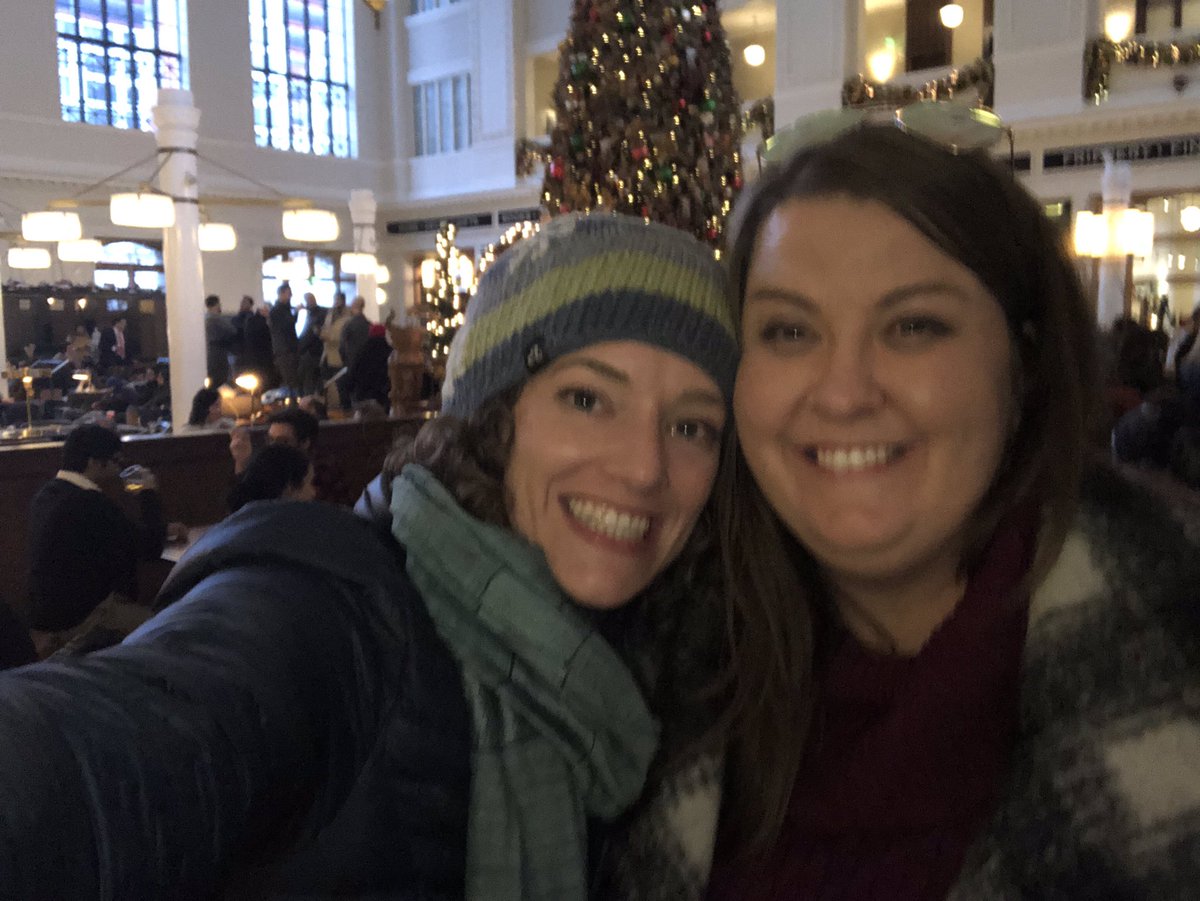 So fortunate to catch up with this amazing lady <a href="/vanessacarmean/">Vanessa Carmean</a> today.... not to mention enjoying the holiday season <a href="/UnionStationDen/">Union Station</a>, happy holidays y'all!