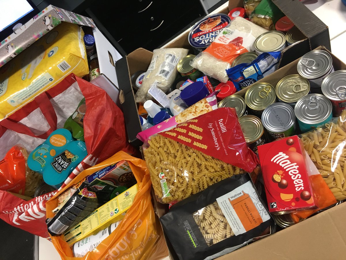 TheOxfordAcad's tweet photo. Our final #donation of the year are being collected today for the Community Emergency #FoodBank - thank you so much to everyone who has supported so far! Here’s to a generous 2018 too! #SeasonOfGiving https://t.co/BllEoWd7Dk