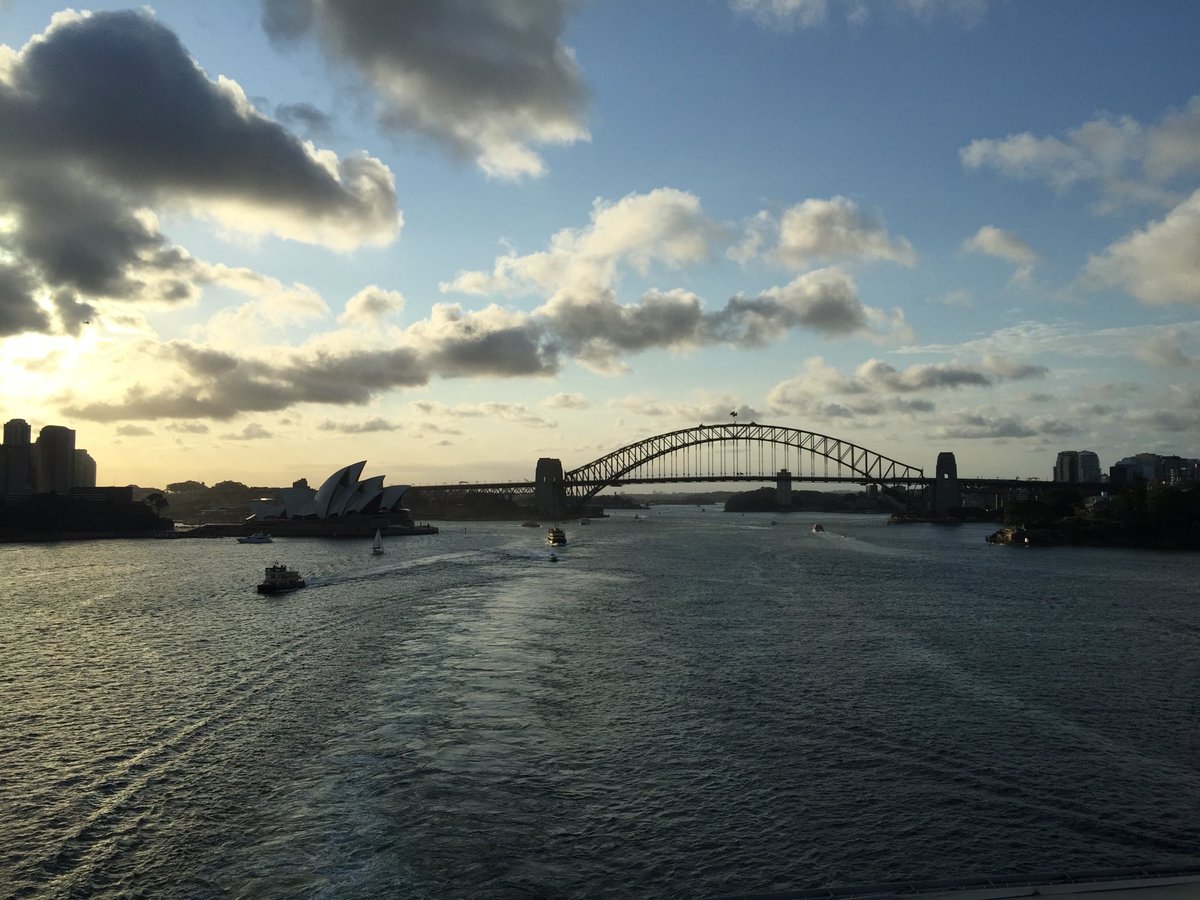Cre8iveChalkie's tweet photo. #sydney harbour https://t.co/JCYsn4QFec