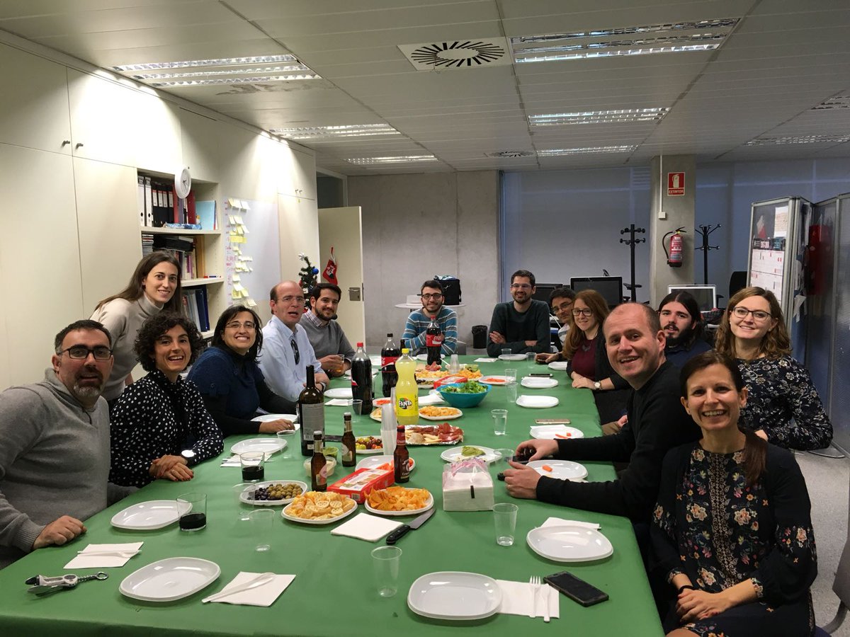 Un año más la familia <a href="/SabienUPV/">SABIEN (ITACA)</a> celebramos la navidad. Por otros 20 años trabajando por un mundo más saludable <a href="/zoevara/">Baby Timmy</a> <a href="/vtraver/">Vicente Traver</a> <a href="/twjobamon/">José Luis Bayo</a> <a href="/anmarmil/">Toni Martínez</a> <a href="/matrasal/">Manolo Traver</a> <a href="/arlizgar/">Aroa Lizondo</a> <a href="/almarro1/">Alvaro</a> <a href="/cfllatas/">Carlos Fernández-Llatas</a> <a href="/LuciaAparici/">Lucía Aparici</a> Alvaro Fides, Christian López, Cristian Aguilar, María Martínez, Chus Arnal