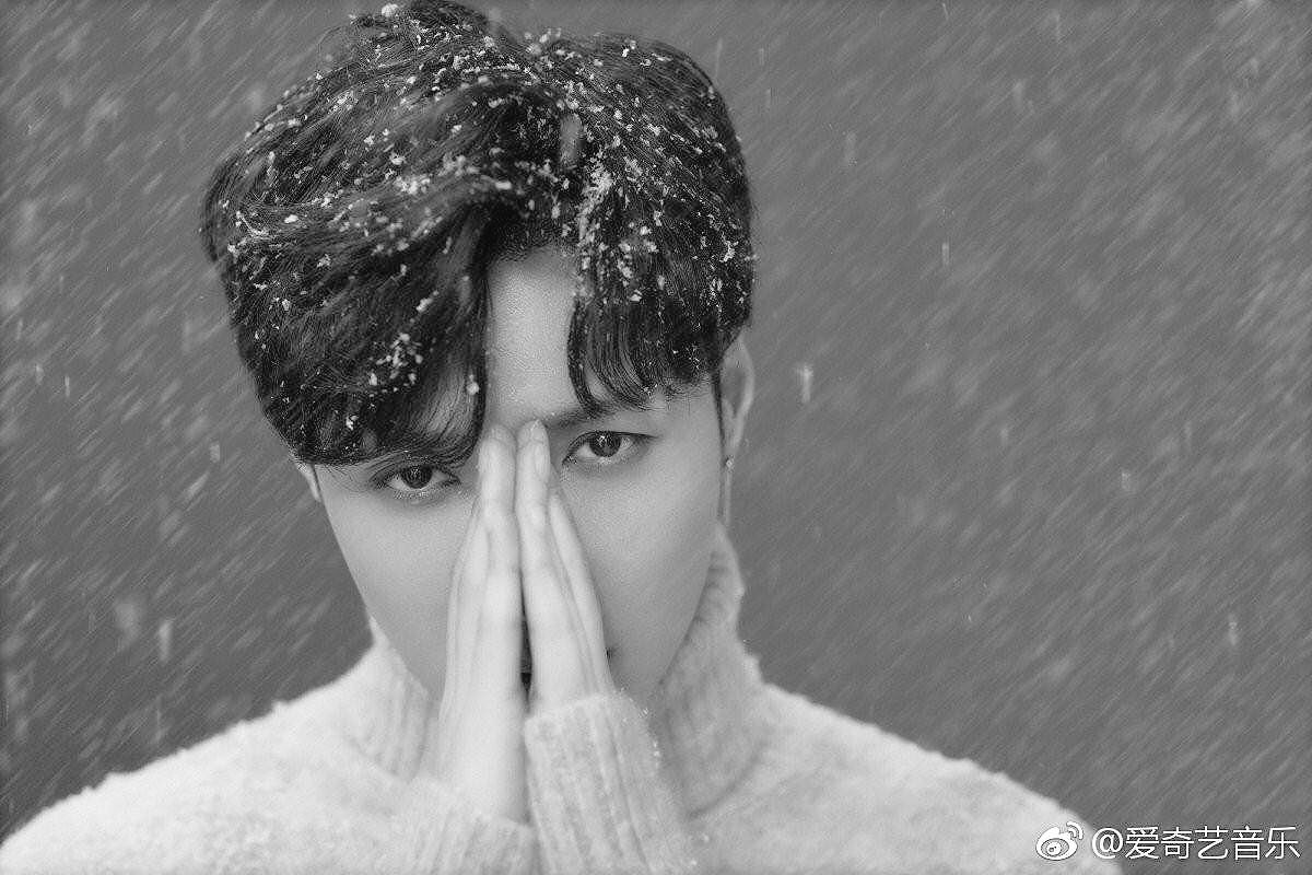 xmanoolax's tweet photo. Goodbye world! This man is out to take my soul away #YixingLay #EXO https://t.co/wU6rfyibHf