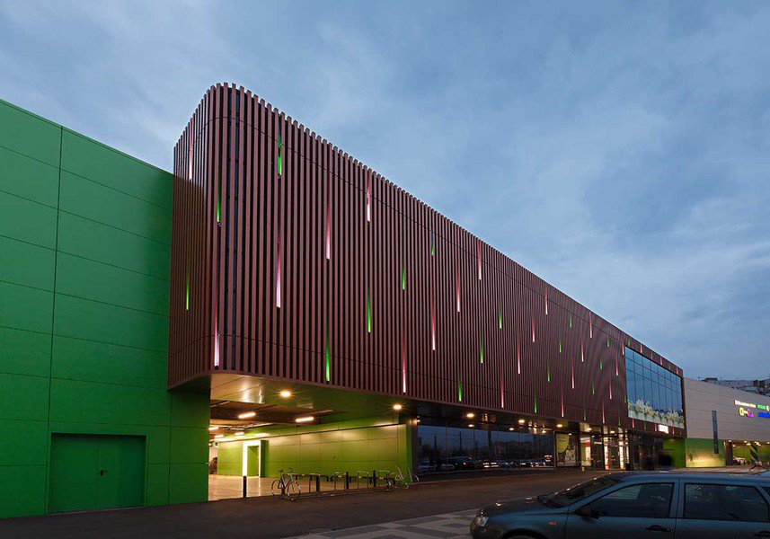 Elec.ru on Twitter: "Изящные акценты: IntiSPOT на фасаде «Табрис» https ...