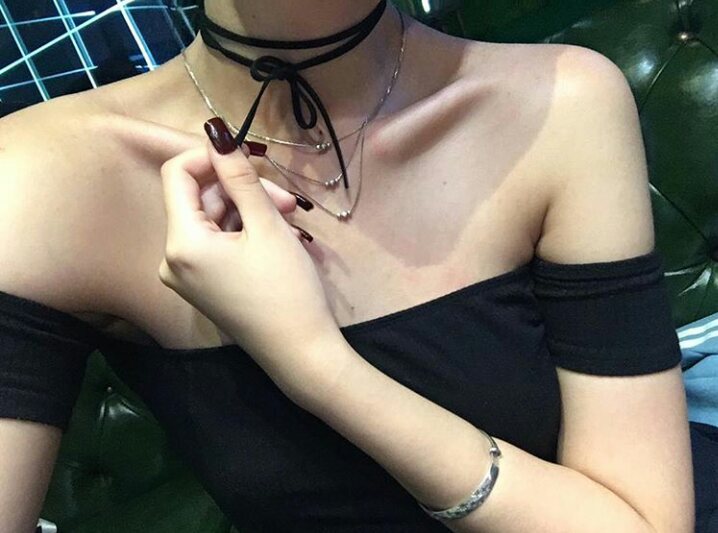 poutyfrown's tweet photo. ive been really inactive but im back 💕

#thinspo #collarbones https://t.co/ishFakPAsS