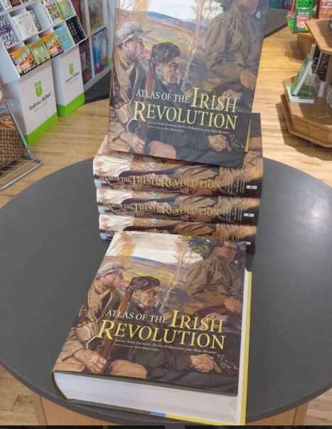 We have a limited number of the #AtlasoftheIrishRevolution in stock in our 3 branches
#Ennis, #Tralee, and #Limerick 

#irishhistory #atlasirishrev #Christmas #Christmas2017