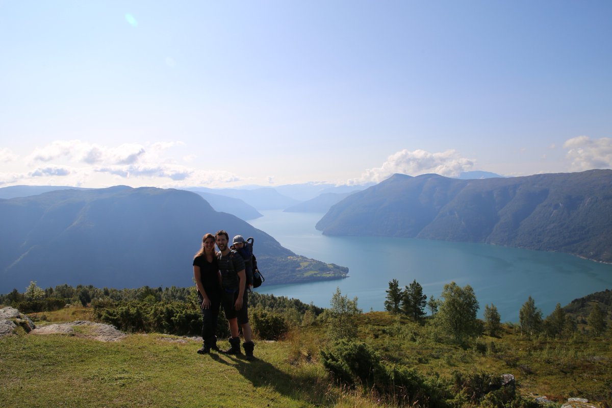 Ilse, productmanager #Noorwegen, reisde afgelopen zomer met haar man en zoontje door Noorwegen. Met hun eigen auto reisden ze langs nationale parken, fjorden en hoogvlaktes. Een droomvakantie! Lees haar ervaringen in haar #blog. askja.nl/blog/view/noor…