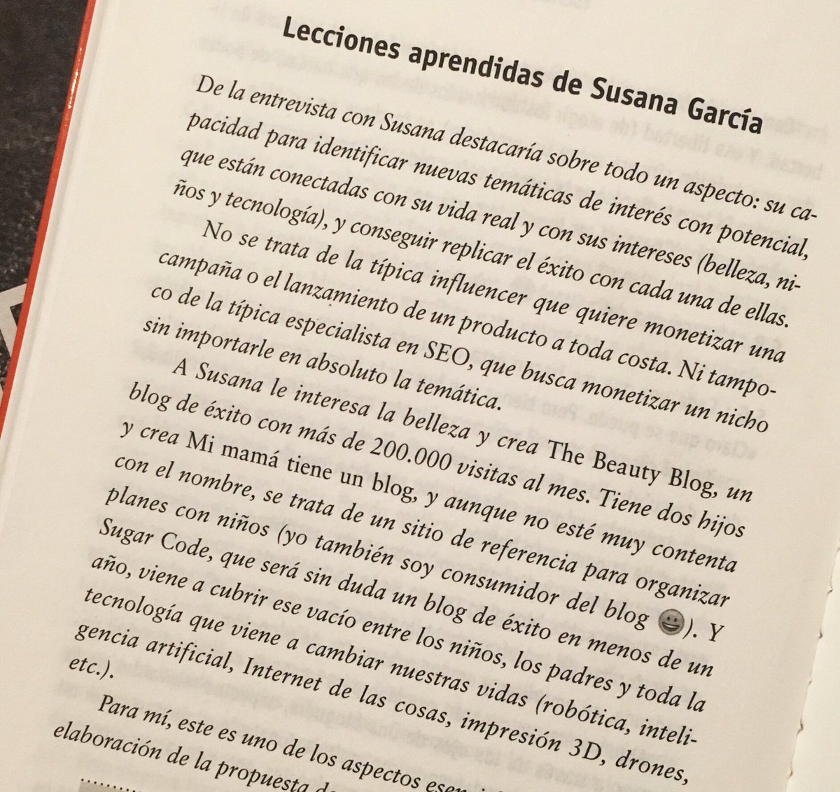 garciasusana's tweet photo. Leyendo la entrevista a @crebate en @larazon_es 😊 
Una excusa más para volver a recomendaros #Influencers , probablemente el único libro en el que me van a dedicar 13 páginas en toda mi vida 😍😍😍
https://t.co/URslcXw27x https://t.co/NAsKERiKs7