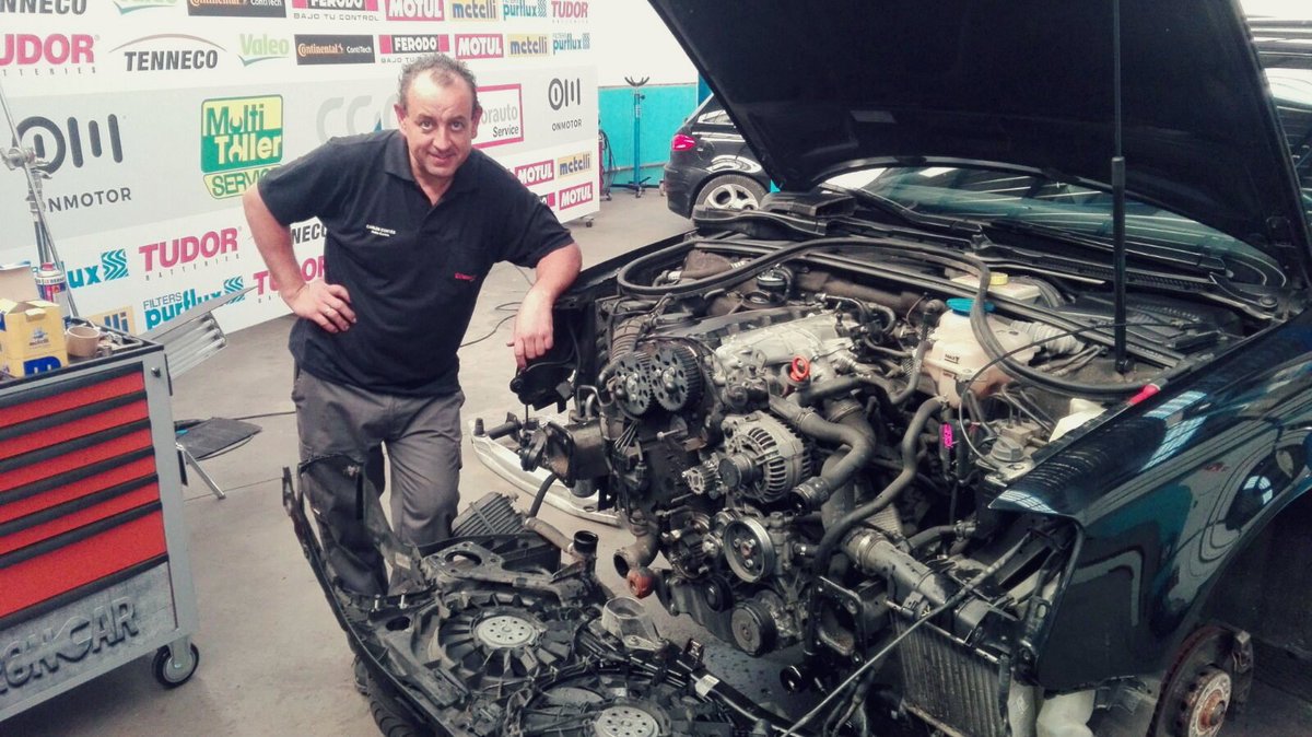 cortesauto's tweet image. ✨🔩La auténtica belleza de un mecanismo se encuentra en el interior...🔩✨
〰〰〰
¡Carlos del Taller @cortesauto destripando a uno de los coches sobre los que ha trabajado en el concurso de TV @ironcar_oficial de @DMAX_es ! 💪🚘📺
#TallerAutoCortes #DMAX #IronCar2