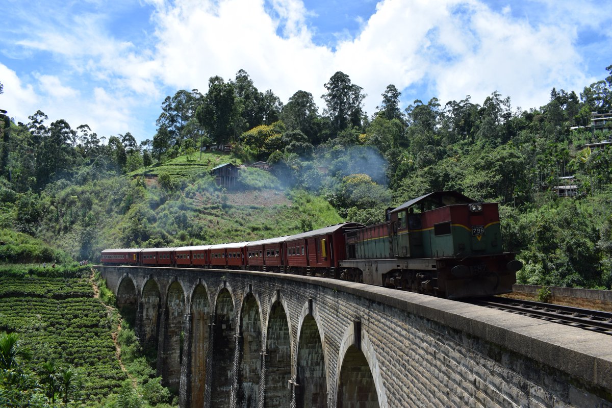 Online marketeer Erik reisde in september kriskras door #SriLanka. Eerder vertelde hij al over de klim naar Adam's Peak en nu over één van de mooiste bergdorpjes van Sri Lanka: #Ella! Lees zijn #blog -> vnc.nl/blog/view/sri-…