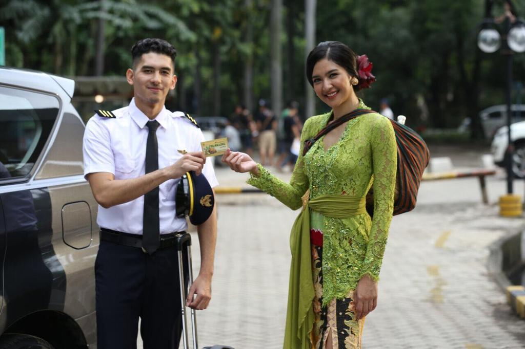 Tolak_Linu's tweet photo. Proses shooting Iklan Tolak Linu Sido Muncul dibintangi oleh Mikha Tambayong yang akan segera rilis. https://t.co/81QI1FVEpJ