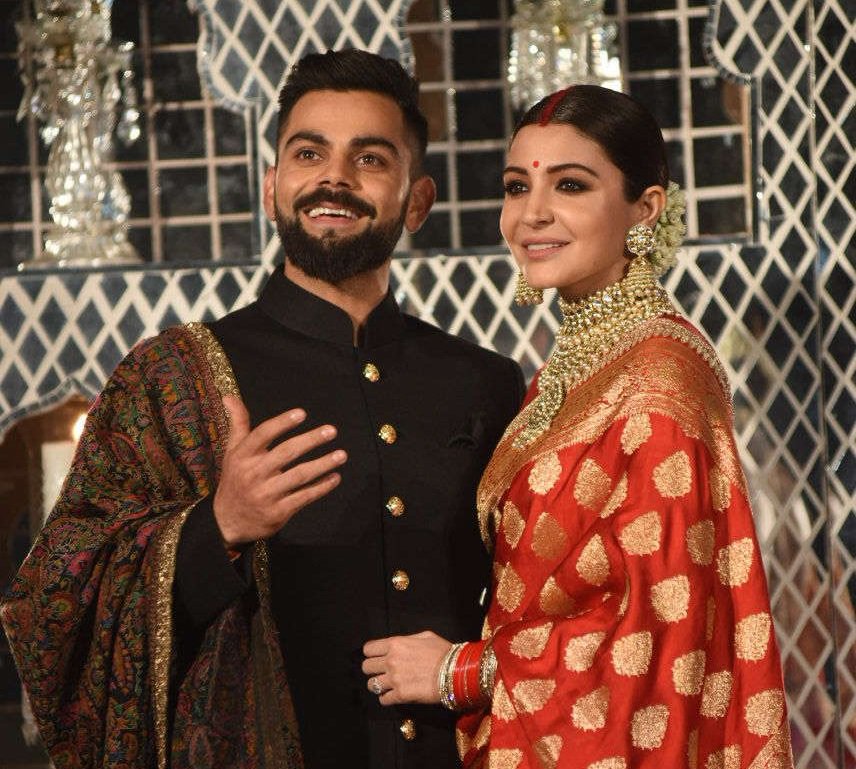 SuyogEvents's tweet photo. How many #Retweet for this gorgeous couple ?
@AnushkaSharma &amp; @imVkohli - #RabNeBanaDiJodi 😍

@AnushkaSharmaFC @ViratKohliFC #Virushka #VirushkaReception #SuyogEvents #AnushkaSharma #ViratKohli #Bollywood @cornerstone_ofc @SuyogSays @Bollyhungama https://t.co/OzqlalwN8G