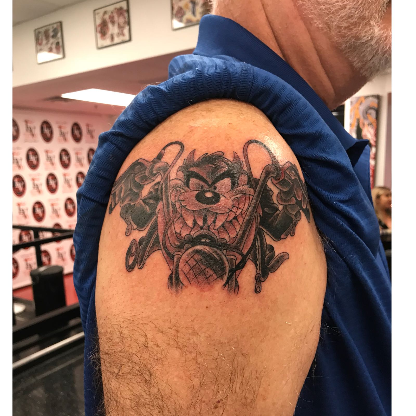 LV Tattoo auf X: „This Tasmanian devil #tattoo was done by Derek for #lvtattoo in #lasvegas #newtattoo #ink #inkedgirls #fremontstreet #downtownlasvegas #tattooed https://t.co/hayN4o5oH0“ / X