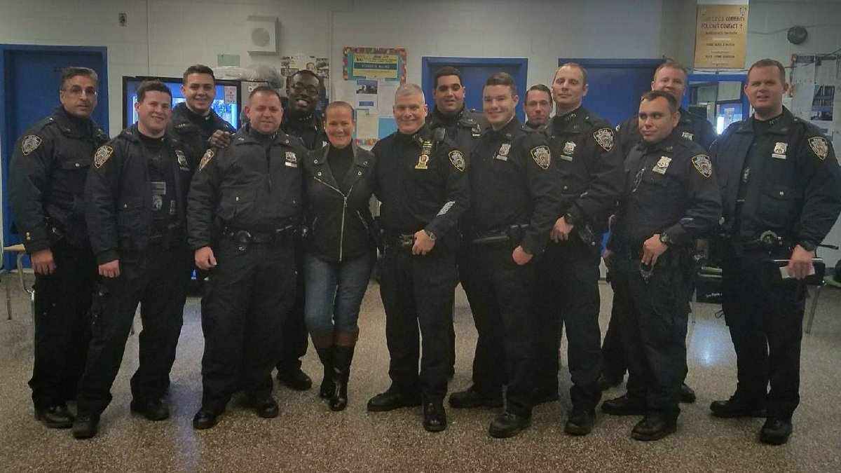 NYPD 114th Precinct tweet media