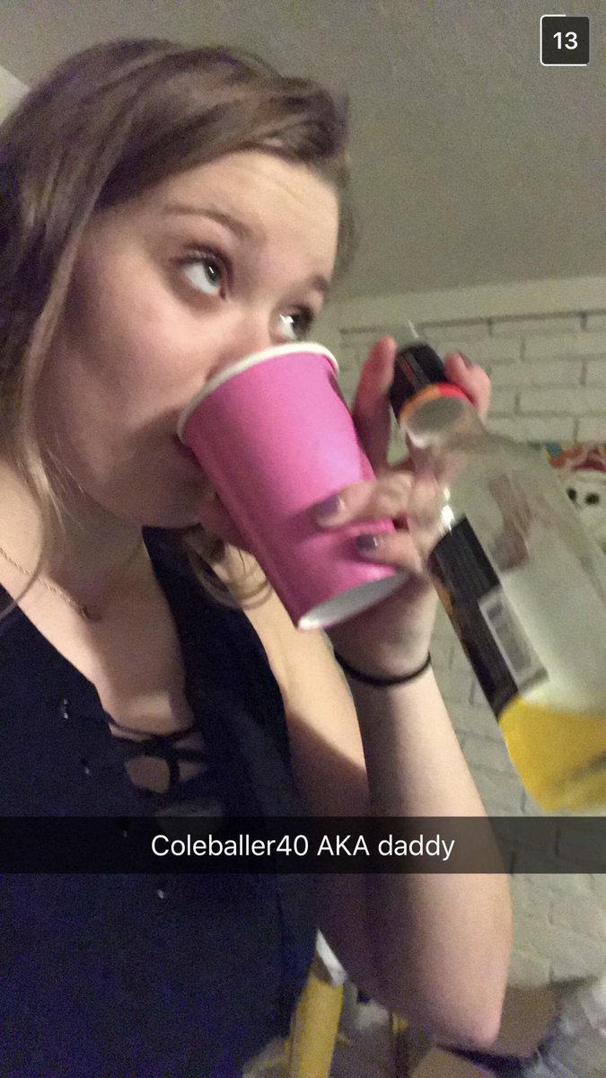 coleballer40's tweet photo. @RandiSchlote Get you a girl that can do both 😛 https://t.co/2Aln6h3sj8