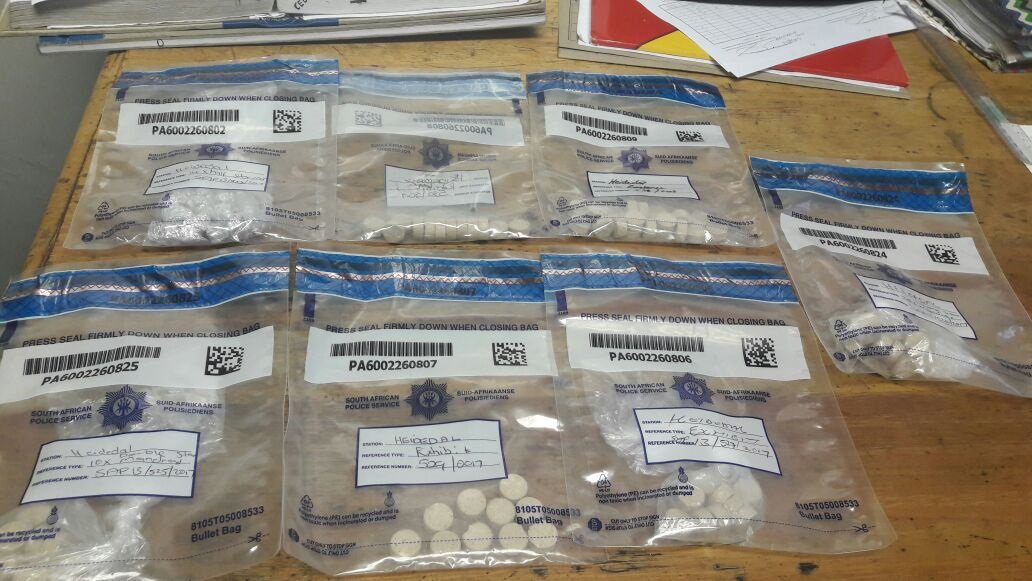 SAPoliceService's tweet photo. #sapsFS Mangaung Cluster #SaferFestiveSeason roadblocks resulted in arrest of 6 suspects at Heidedal. Total of 87 mandrax tablets were recovered during intelligence operation driven by 10111 members. Six suspects to appear in court soon #DrugsOffTheStreets NP https://t.co/j19fNj5q1w