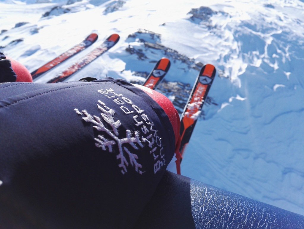 mennaandjen's tweet photo. Earlier start for today's Slalom race:
0900 CET/ 0800 GMT.
Bib number 3 for our final World Cup Race before Christmas!! 🎄🎄🎄
You can get comfy with your breakfast and watch here at  https://t.co/AxakhRltZc https://t.co/xf7yRzmzMG https://t.co/DPPkP0JCWP