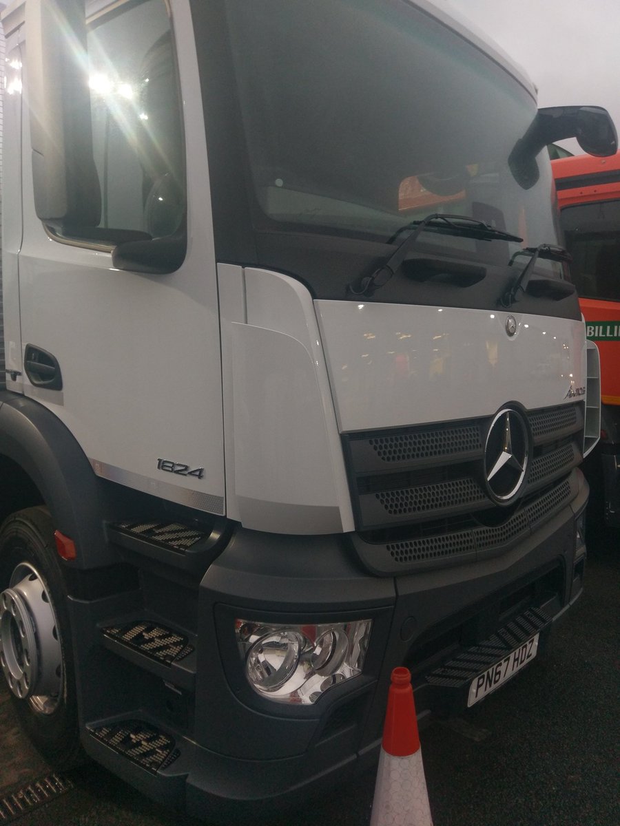 cougarSigns's tweet photo. Full Cab Wrap in Blackburn For new customer IPP there first vehicle wrap #wrapit #nowhitcabnomore
#vehiclegraphics https://t.co/VTCbu9KOf1