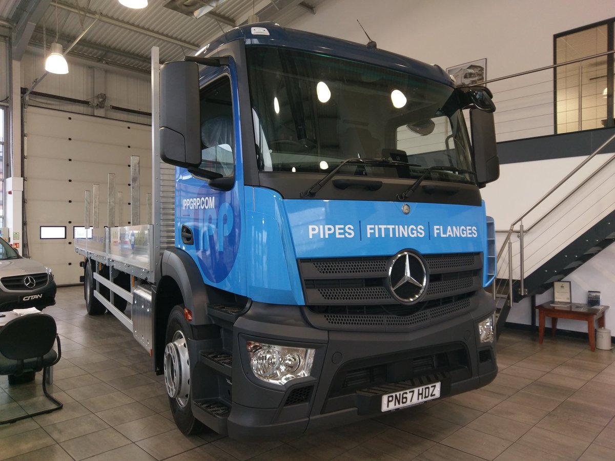 cougarSigns's tweet photo. Full Cab Wrap in Blackburn For new customer IPP there first vehicle wrap #wrapit #nowhitcabnomore
#vehiclegraphics https://t.co/VTCbu9KOf1