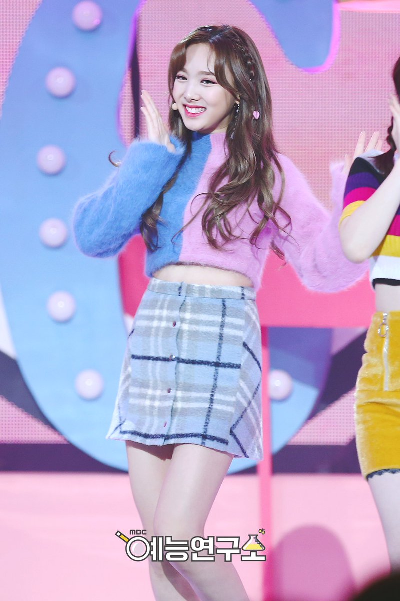 Nayeon Thailand Pic Twice Mbc Show Music Core Naver Update You Re My Heart Shaker Shaker Nayeon 나연 ナヨン T Co 1avwhvu0hr T Co O8ofrxjlql