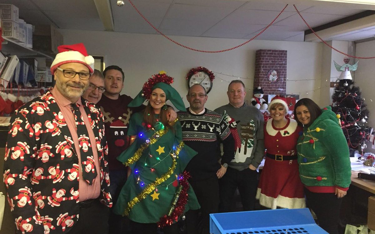 TamaraEdwards03's tweet image. @CwmTaf @ResusCouncilUK #ResusTeam #Christmas #LoveOurTeam!!! 🌲🌲🌲