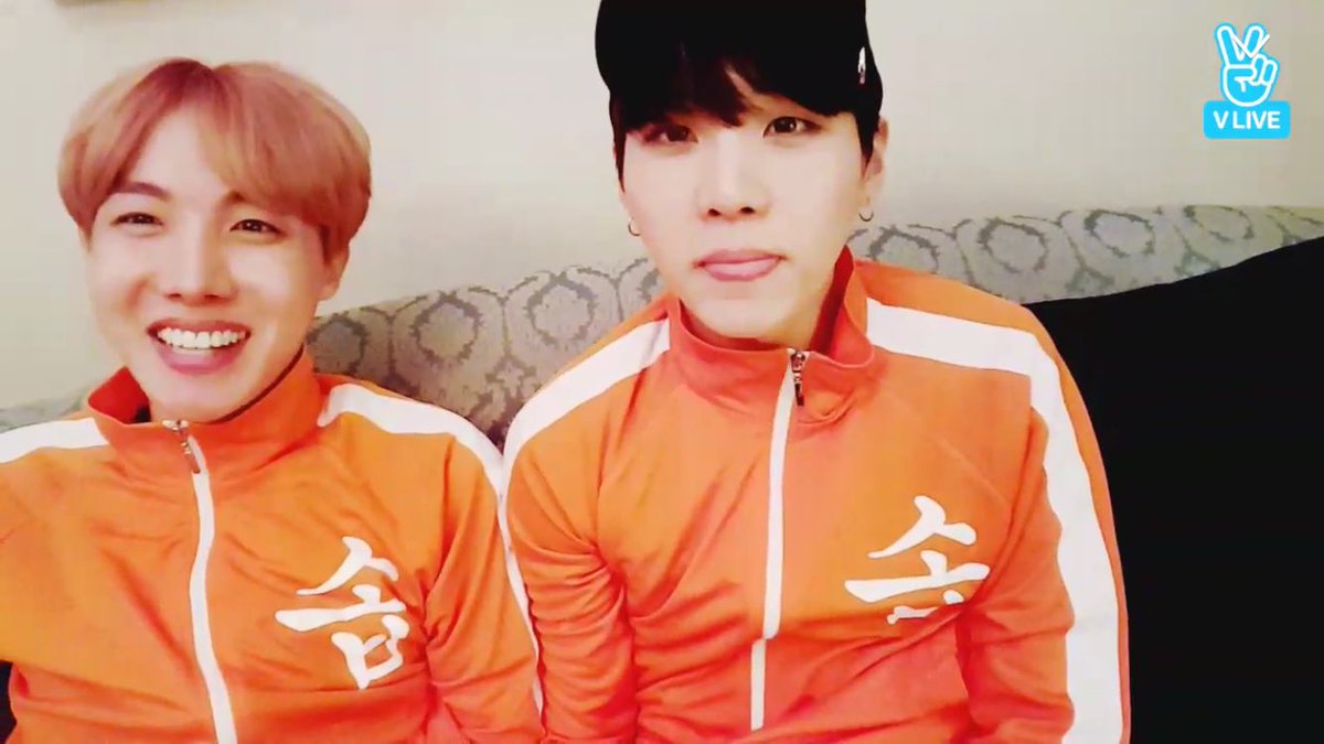 chamasma4's tweet photo. 🐭 初心者🔰

🐭 99line

🐭 ユンギよりのall

🐭 関西army

🐭 いっぱい絡んでほしいです🙏

#ARMYさんたちと繋がりたい 
#armyさんと猛烈に絡みたいのでRTしてくれた方フォローします 
#RTしたひと全員フォローする https://t.co/oNMY44363o