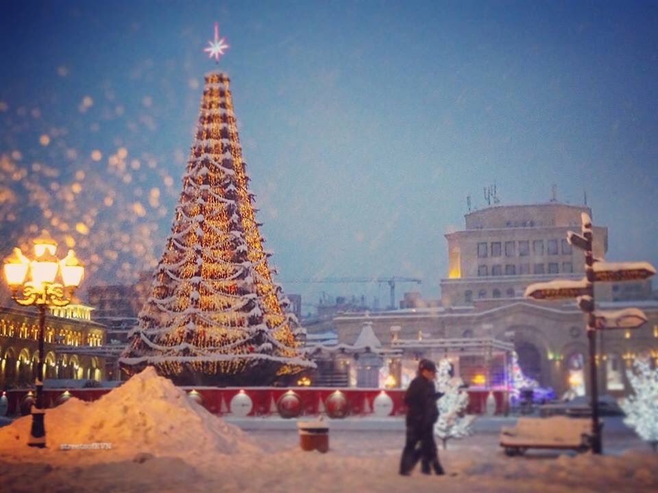 ArmeniansLeb's tweet photo. Christmas Time 🌲
Our Lovely Yerevan in Christmas Spirit!

🙏🙏🙏 Best wishes from the Capital of the 1st Christian Nation.

#ChristmasTime https://t.co/8Tb4AJ57fZ
