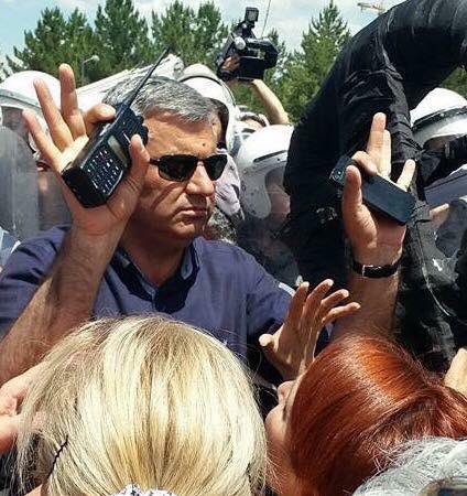 chpankarakadin's tweet photo. "Tek bir gün bile öncekinin tıpatıp tekrarıysa yazık...

Her an her nefeste yenilenmeli."
Şems'i Tebriz'i

Yarın biz...

-Keçiören'de ,

-Altındağ'da  ,

Pazar günü ,

-Etimesgut'ta ,

-Çankaya'dayız.

@chpankarakadin 
@ferhan_ozkara https://t.co/PVXipk8lWT