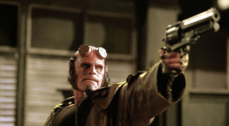 forumdesimages's tweet photo. [GUILLERMO DEL TORO] À 19h, Del Toro adapte le comics de Mike Mignola  « Hellboy » avec un Ron Perlman impérial ! #IncassablesFDI https://t.co/hRIT7Pmc5A https://t.co/wXAgxAMDze