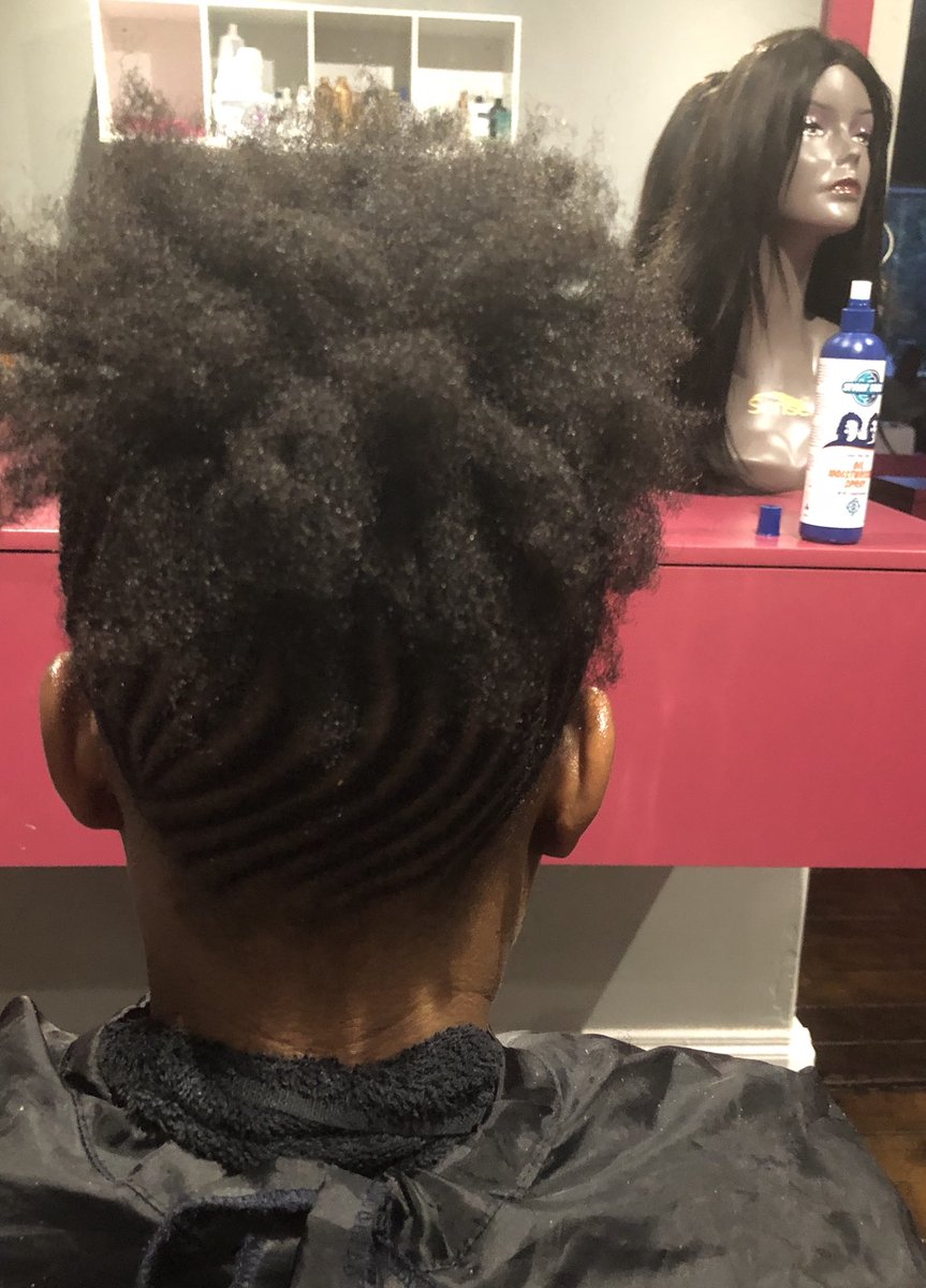ZarLushh's tweet photo. Braids with a bit of afro
#BraidsByZama #BraidedByZama #BraidsOnFleek #BraidsStyles #Cornrows #CornrowsStyles #CornrowsOnFleek #Afro #AfroLove #HealthyHair #HealthyHairJourney #Zarlush #BeautyBar #Hair #NewBusiness #BlackBusiness #BlackOwned #Entrepreneurship #Entrepreneurs https://t.co/E3WSISdIbO